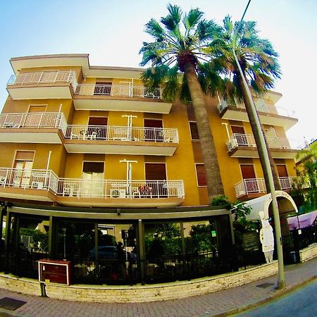 Hotel Jole Marina dʼMarina dʼAndora 外观 照片