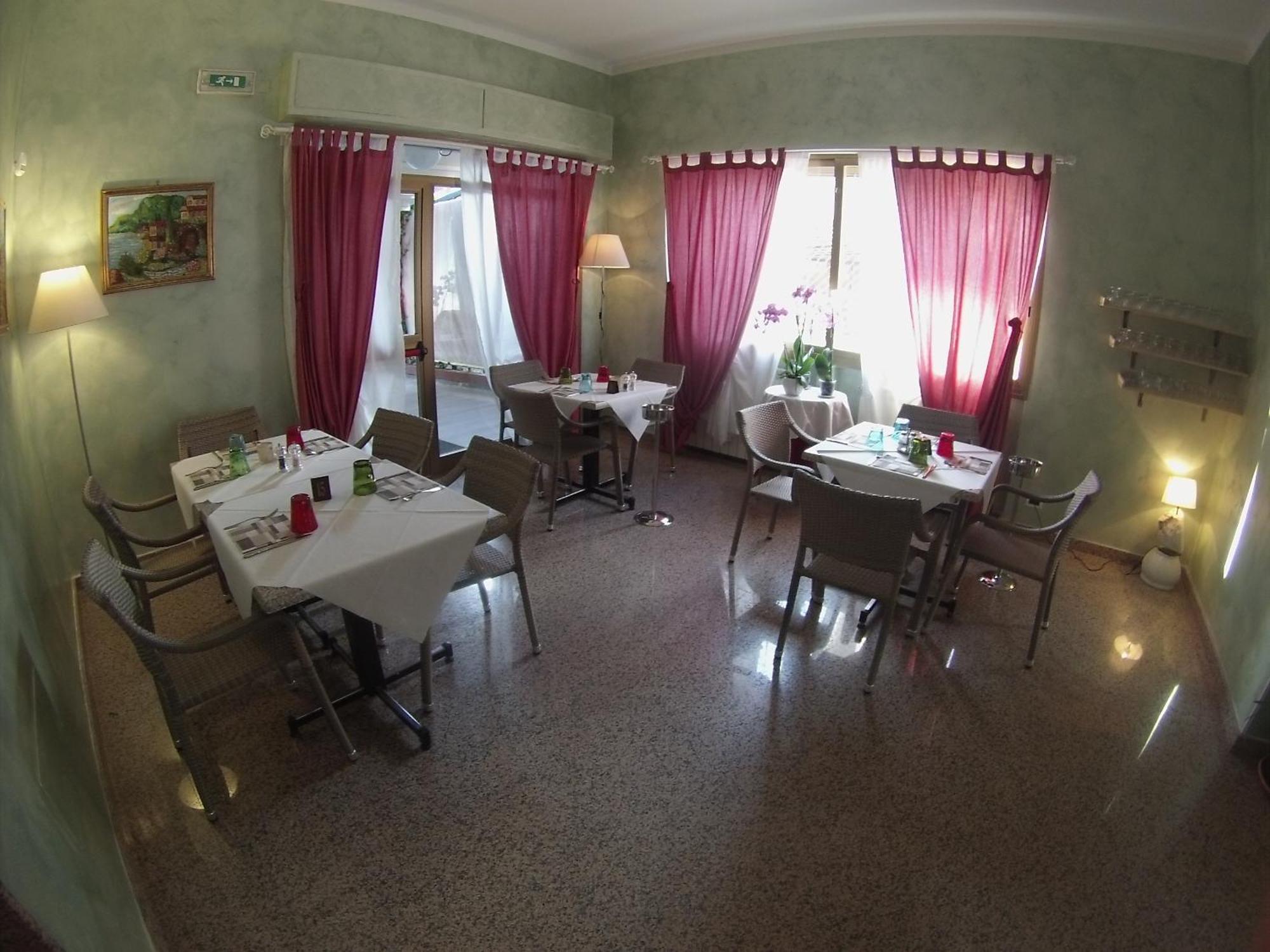 Hotel Jole Marina dʼMarina dʼAndora 外观 照片