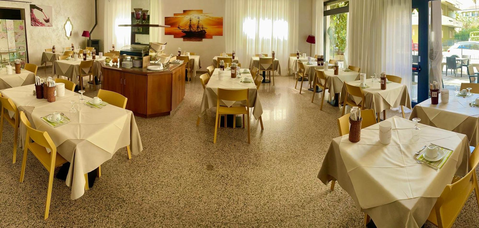 Hotel Jole Marina dʼMarina dʼAndora 外观 照片